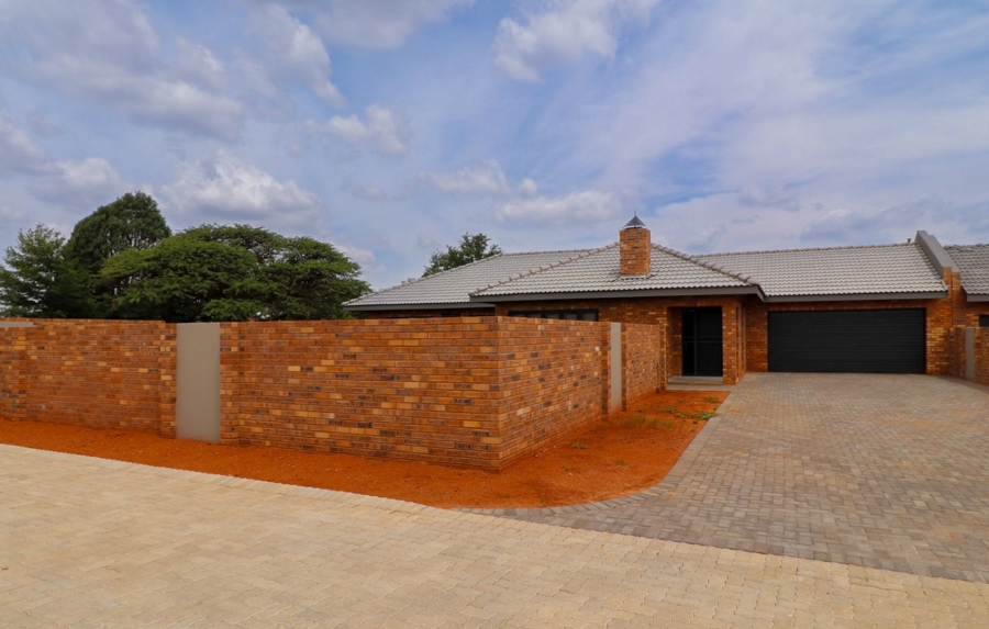 3 Bedroom Property for Sale in Flamwood North West